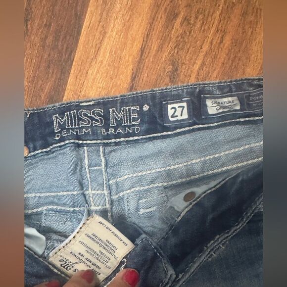 Miss Me Denim Shorts - Picture 4 of 5